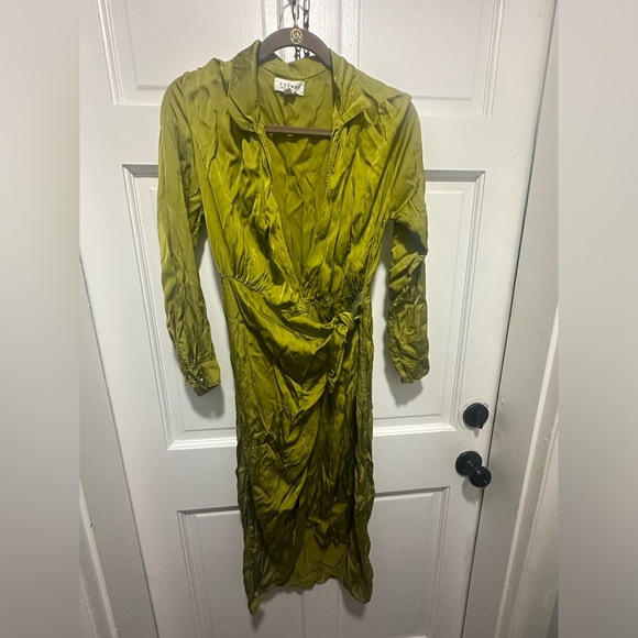 VELVET Graham & Spencer Jovie Satin Wrap Midi Dress Meadow Green EUC Size Small - Picture 4 of 7
